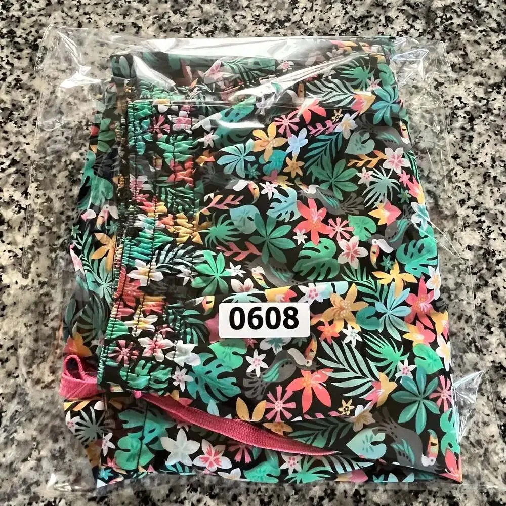 Chubbies The Bloomerangs 5.5 Inch Inseam Tropical Floral Toucan Swim Trunks